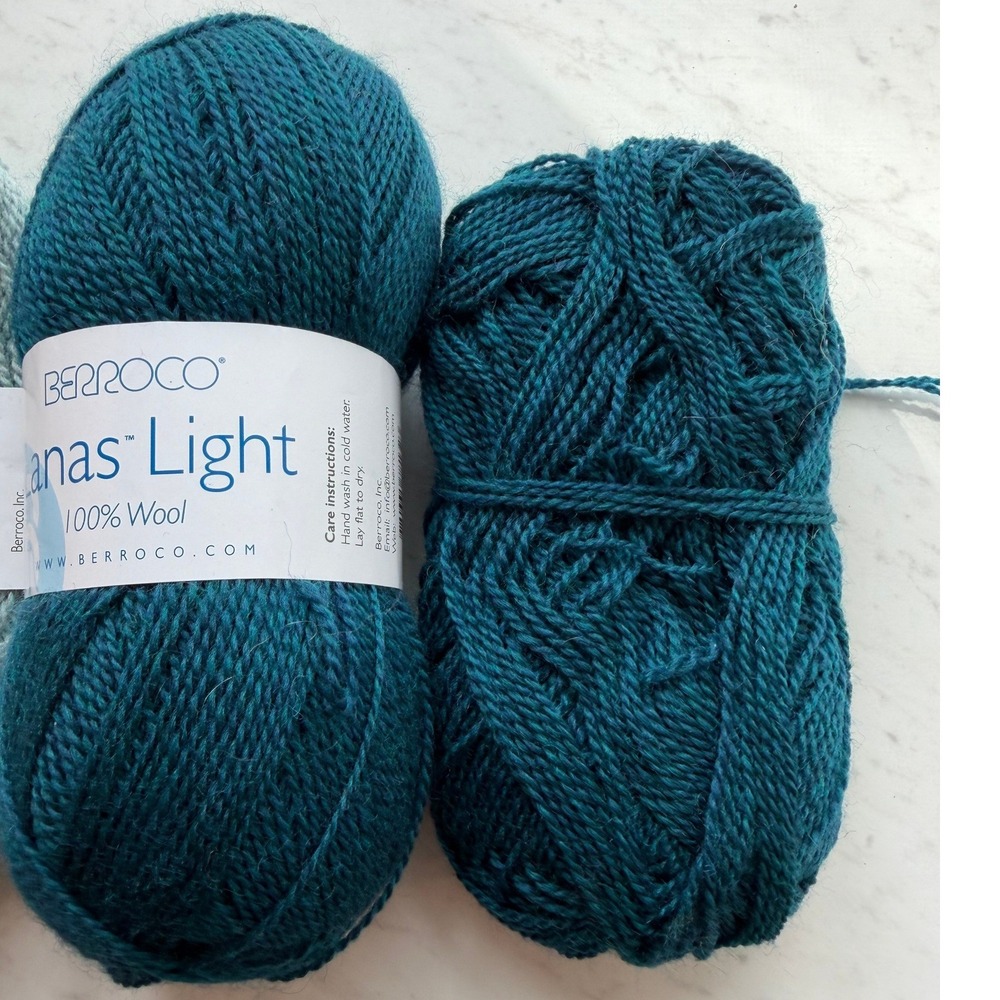 Berroco Lanas Light Yarn 1 Full Skein 1 Partial Lagoon Teal 100% Wool Fine Sport
